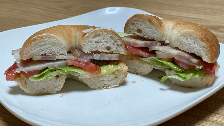 時差ぼけベーグルの日替わりベーグル「BLT」